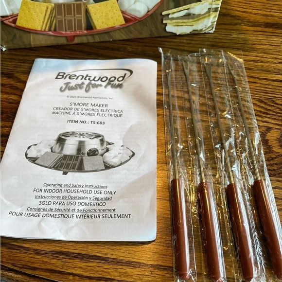 Brentwood S’mores maker Just For Fun Make S’mores Indoors No Open Flames 🔥 - Picture 4 of 5